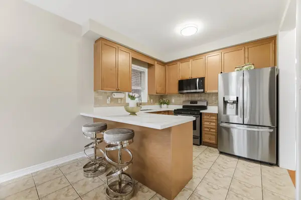 152 Father Tobin RD, Brampton, ON L6R 0E3