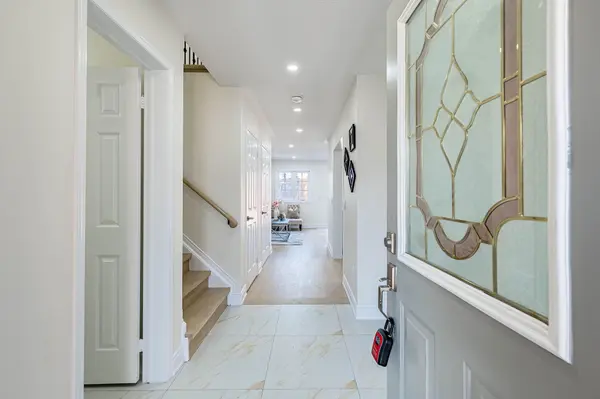 110 Sandyshores DR, Brampton, ON L6R 2M3