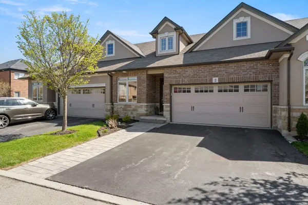 53 Redfern AVE #2, Hamilton, ON L9C 0E2