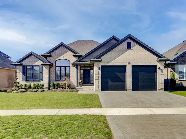 2043 LOCKWOOD CRES, Strathroy-caradoc, ON N0L 1W0