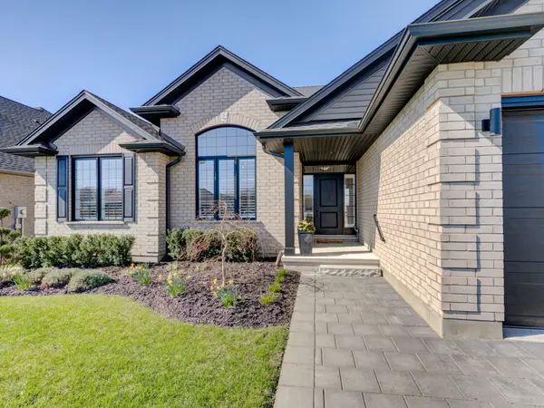 2043 LOCKWOOD CRES, Strathroy-caradoc, ON N0L 1W0