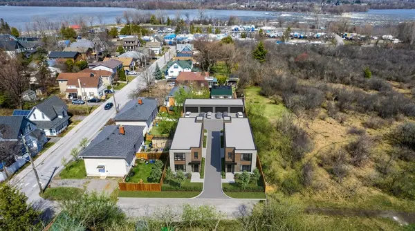 2725 Rowatt ST, Britannia - Lincoln Heights And Area, ON K2B 5W4