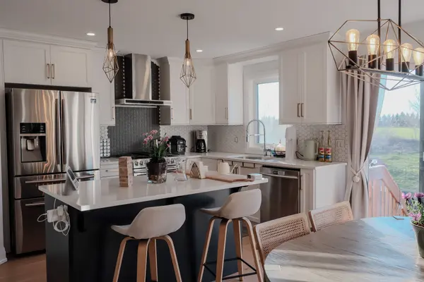 303 Belfort ST N, Russell, ON K0A 1W0