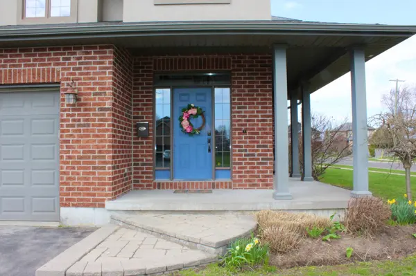 2 Meagher PL, Belleville, ON K8P 0A4