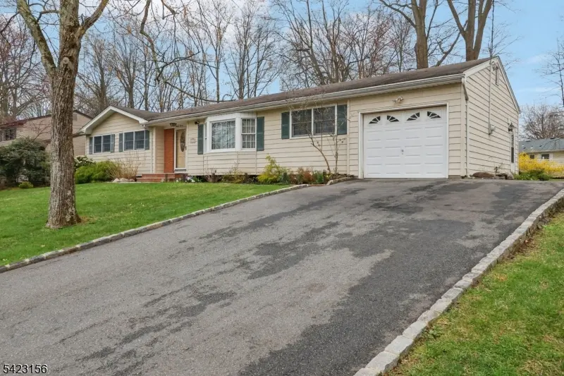 37 Dale Dr, Edison Twp., NJ 08820