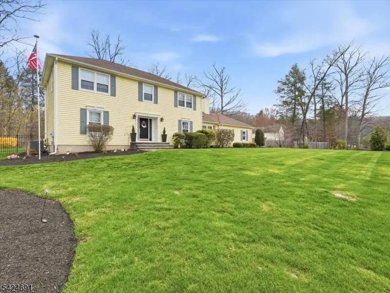 24 Powhatatan Way, Mount Olive Twp., NJ 07828