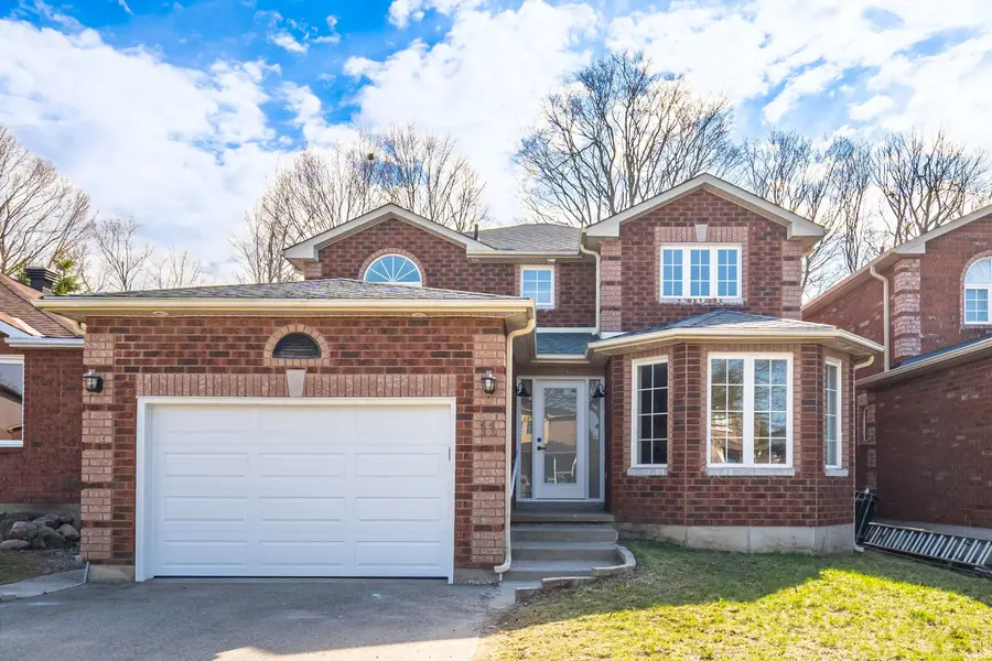 11 Wessenger DR, Barrie, ON L4N 8R8