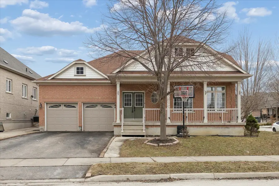 16 Deerchase RD, Brampton, ON L6P 2L4