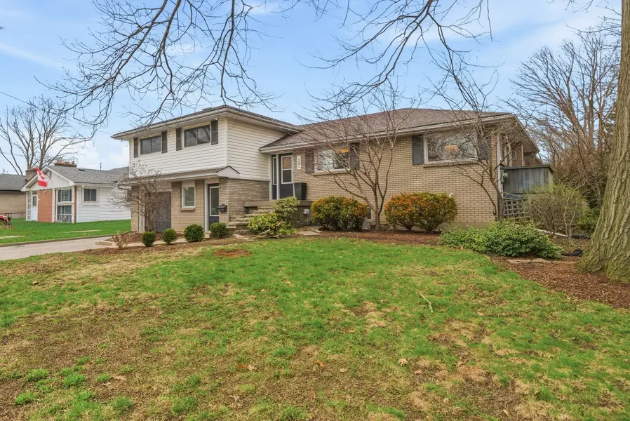 25 Southwood CRES, Belleville, ON K8N 1X4