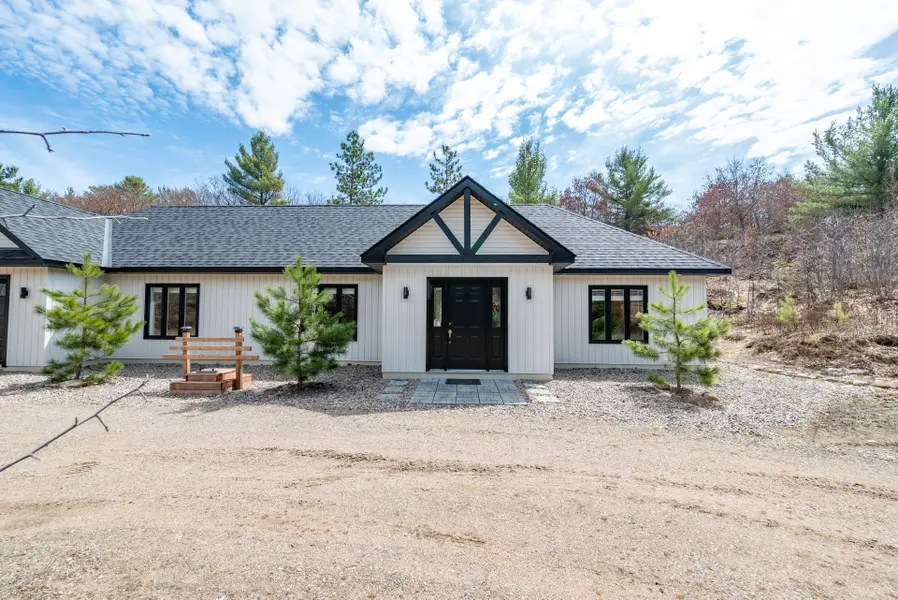 41948 Combermere RD, Madawaska Valley, ON K0J 1B0