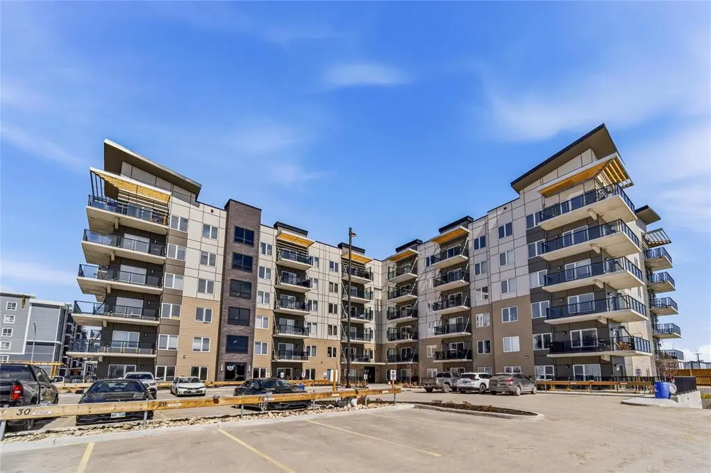 635 Ballantrae DR, Winnipeg, MB R3T 6K4