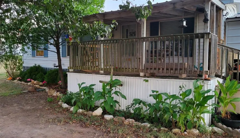 806 N Fm 1752, Savoy, TX 75479