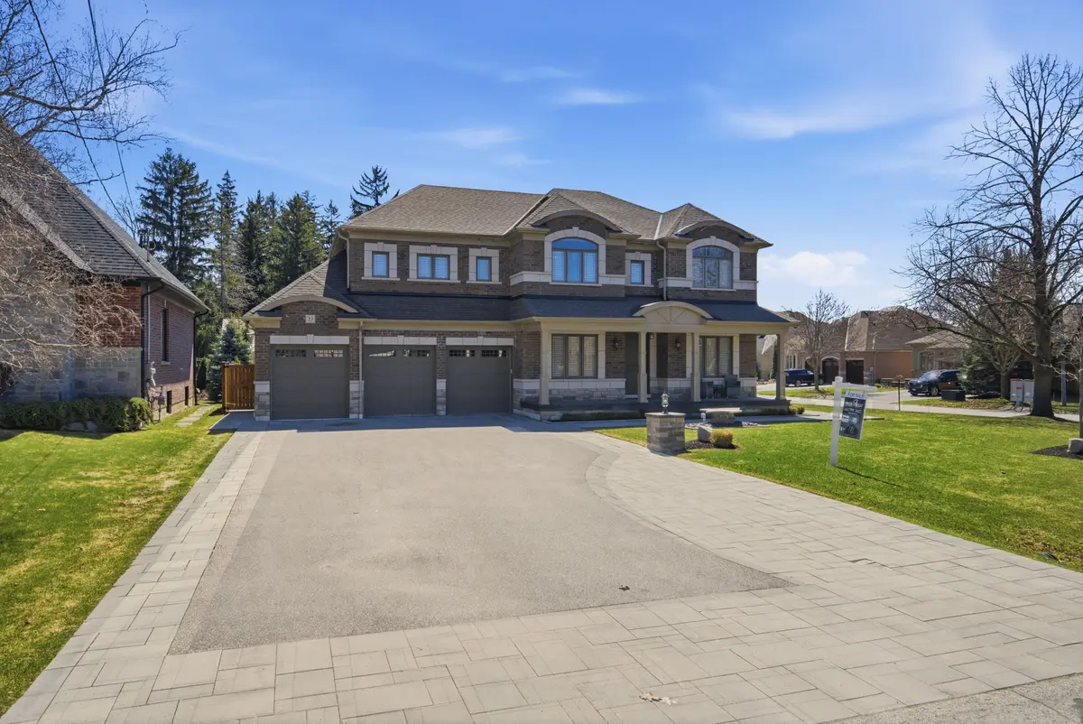 33 North ST, Whitby, ON L1M 1C2