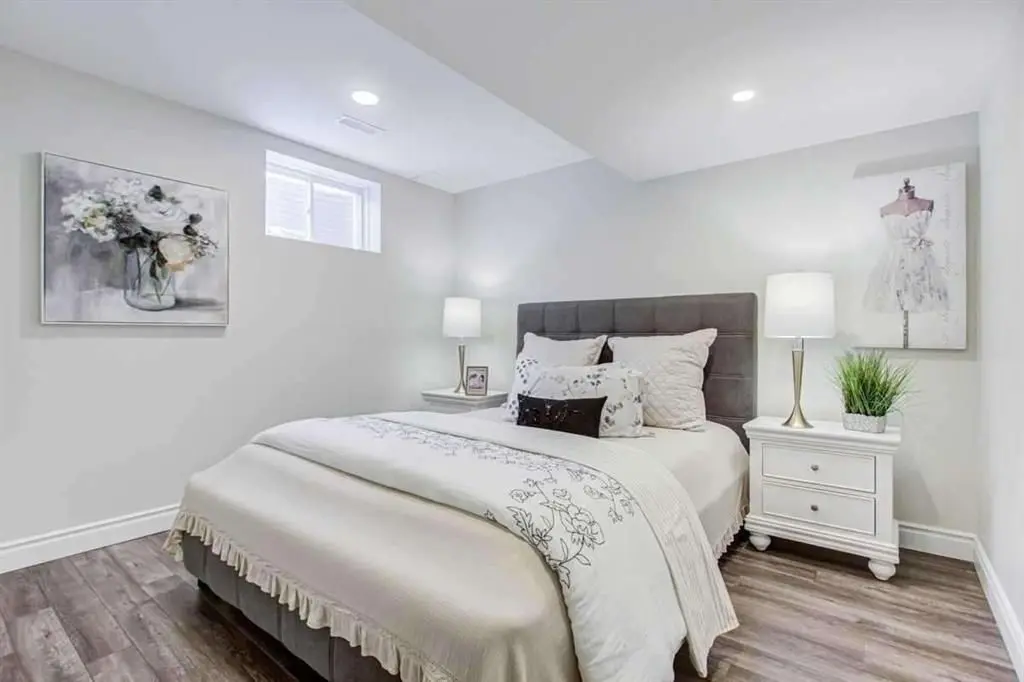 21 Corduroy RD, Markham, ON L6C 0N7