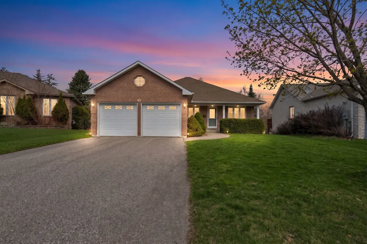 42 Webb ST, Barrie, ON L4N 6V2
