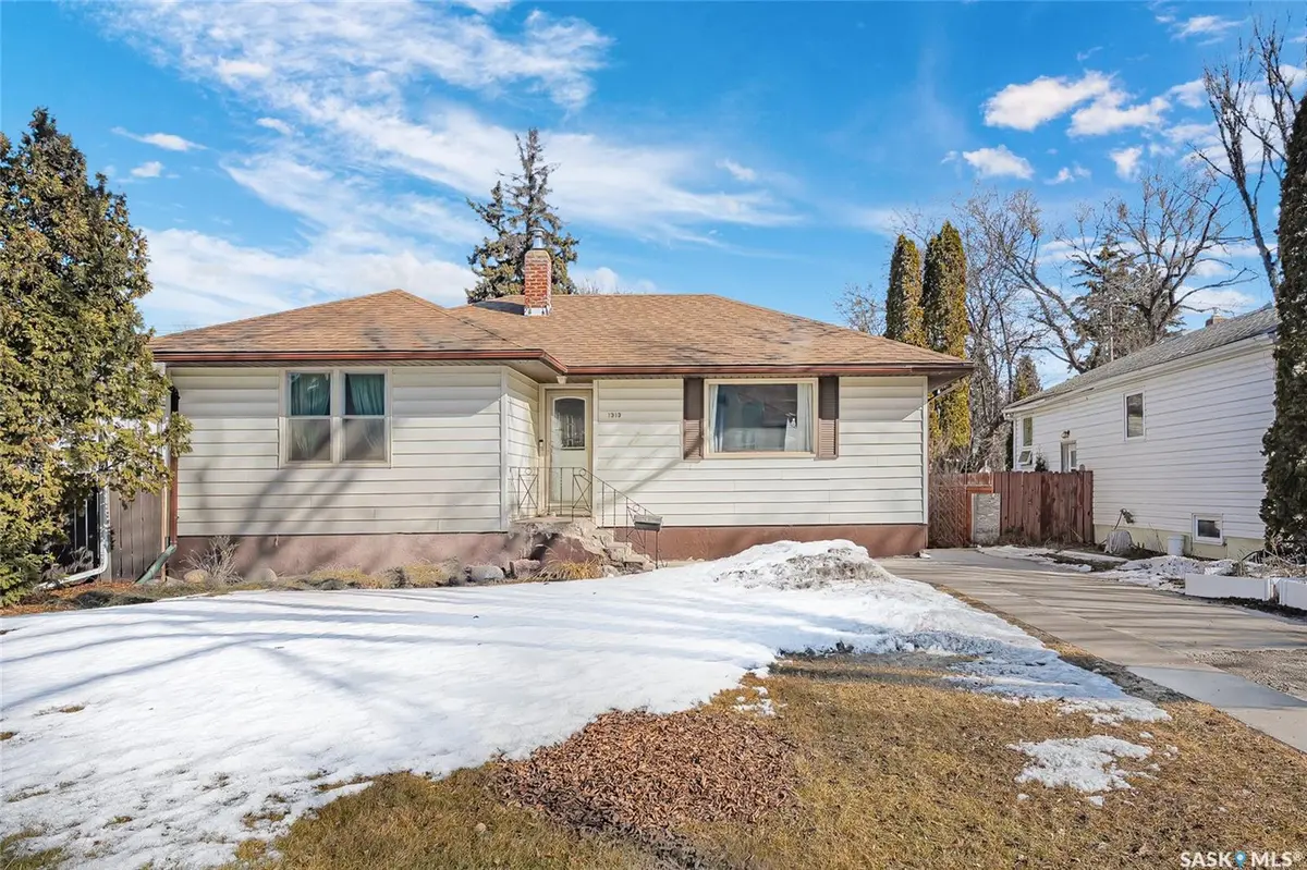 1313 9th STREET E, Saskatoon, SK S7H 0N8