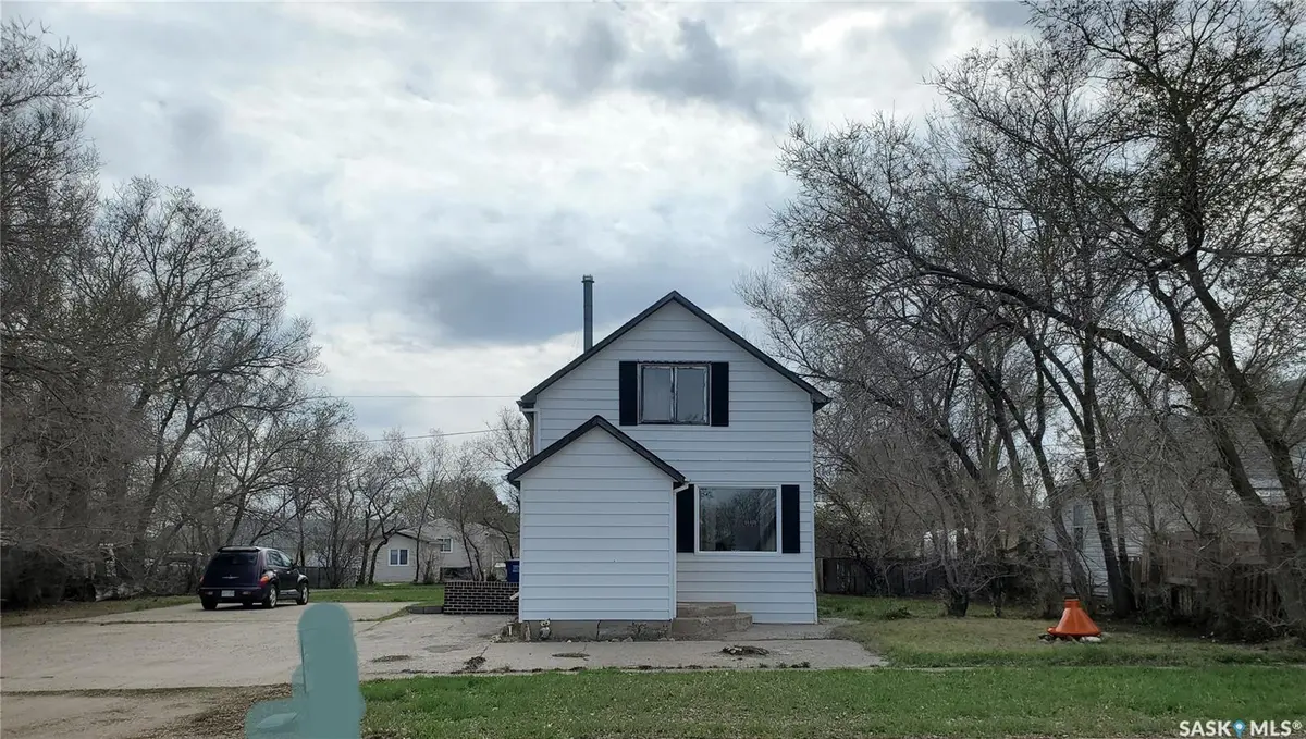 321 1st STREET W, Ponteix, SK S0N 1Z0
