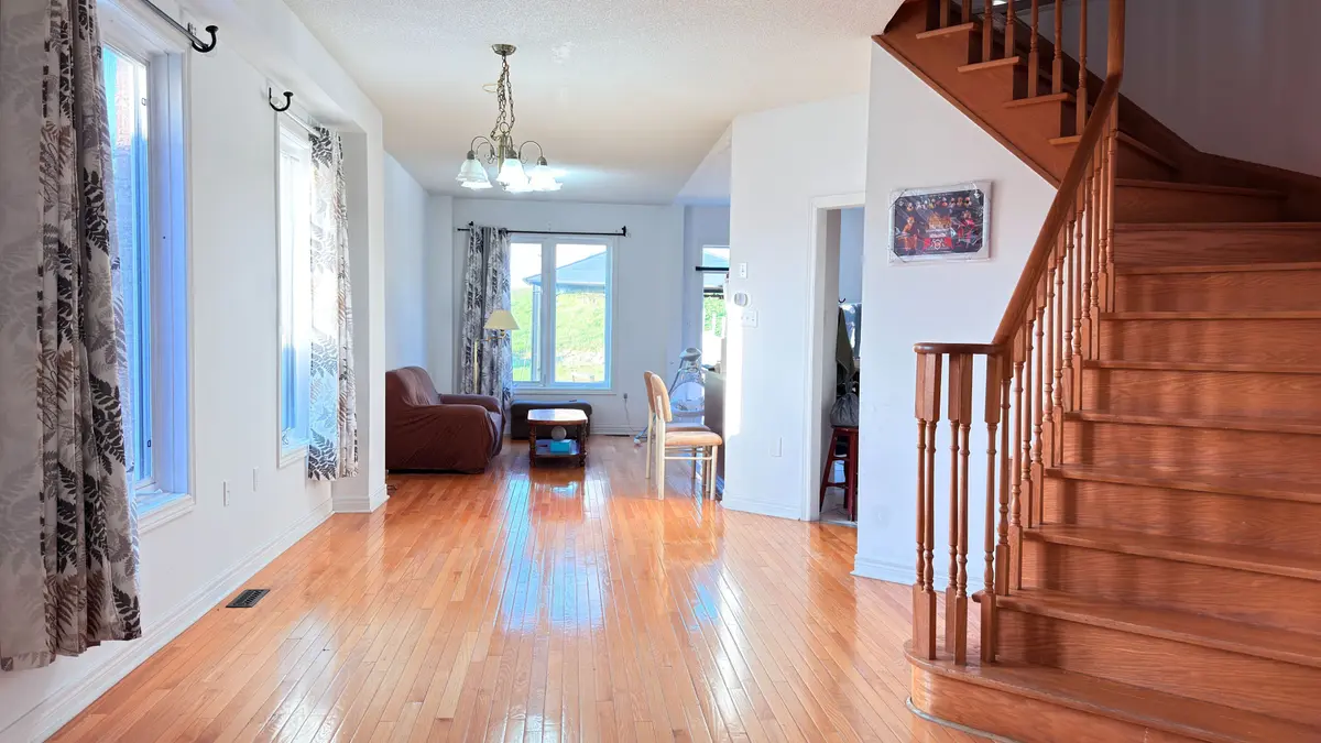 37 Seahorse AVE, Brampton, ON L6V 4N7