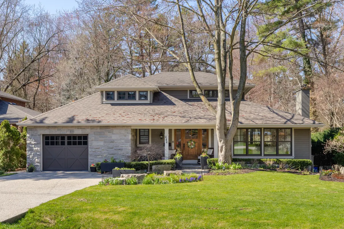 444 Drummond RD, Oakville, ON L6J 4L4