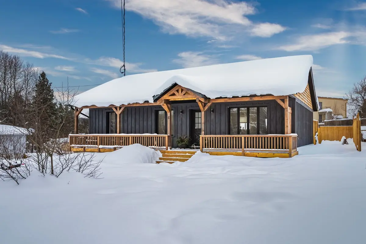 6 Kitchen RD S, Huntsville, ON P1H 1Y1