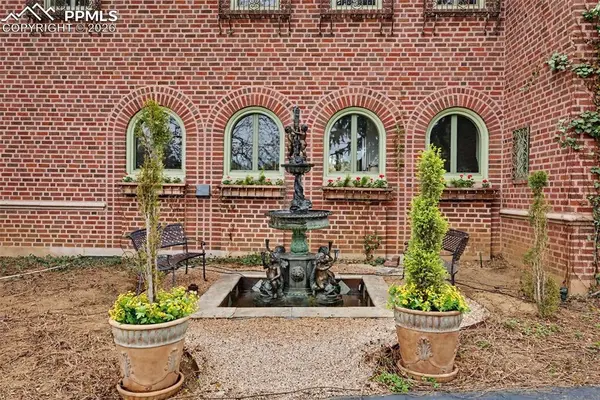 15 Elm AVE, Colorado Springs, CO 80906