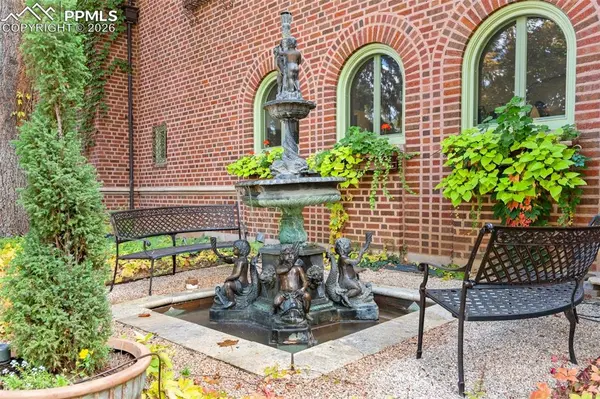 15 Elm AVE, Colorado Springs, CO 80906