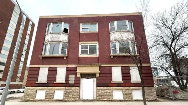 377 Carlton ST, Winnipeg, MB R3B 2K8