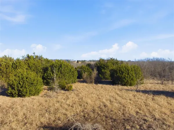 3200 S Robinson Drive, Lorena, TX 76655