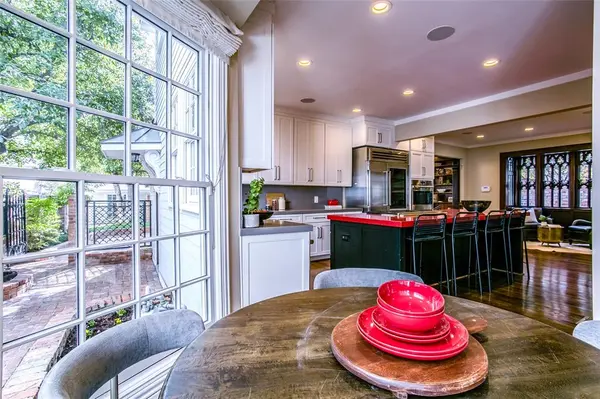 2916 Sale Street, Dallas, TX 75219