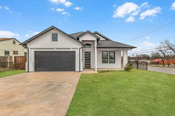 2561 Burton Avenue, Fort Worth, TX 76105