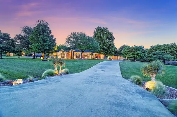 152 N Star Crossing Lane, Weatherford, TX 76088