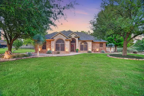 152 N Star Crossing Lane, Weatherford, TX 76088