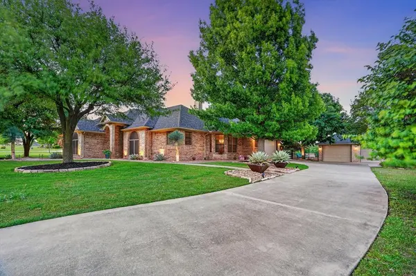 152 N Star Crossing Lane, Weatherford, TX 76088