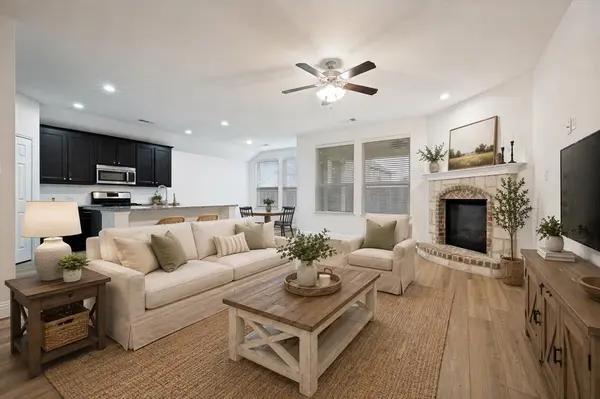 1612 Meadow Trail Lane, Aubrey, TX 76227