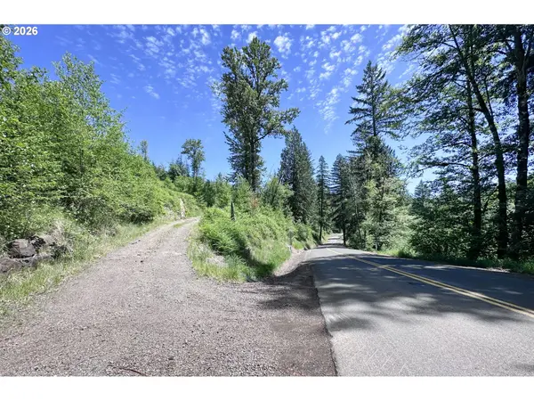 7002 KALAMA RIVER RD, Kalama, WA 98625