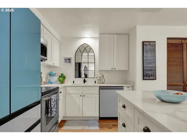 2700 HARLOW RD, Eugene, OR 97401