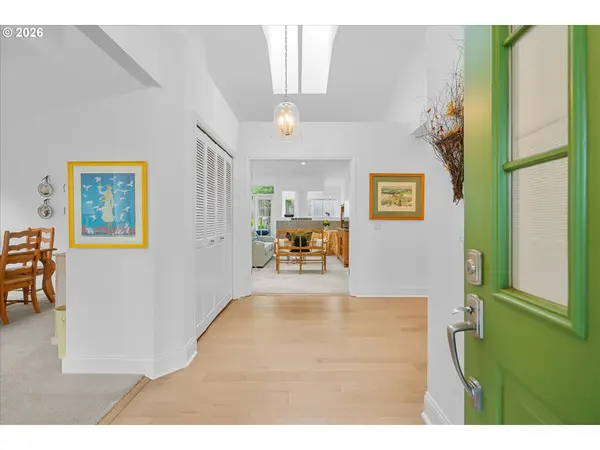 5524 Langford LN, Lake Oswego, OR 97035