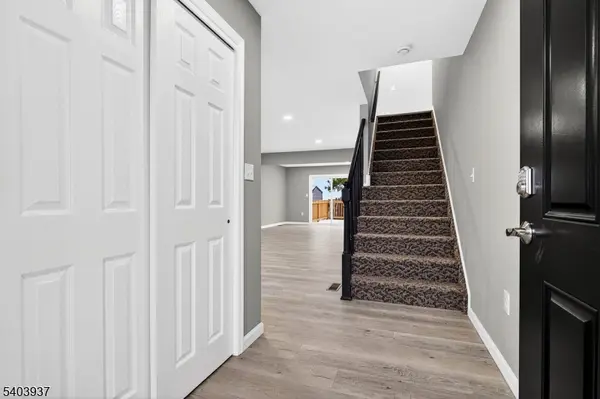 63 Scarlet Dr, Sayreville Boro, NJ 08859