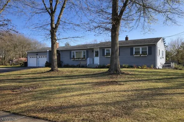 11 Juniper Dr, Readington Twp., NJ 08889