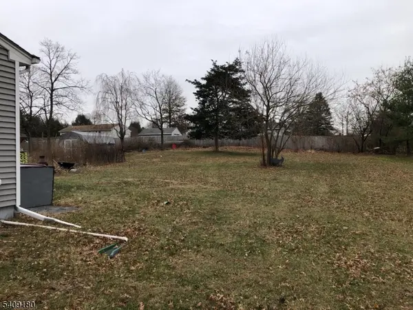 11 Juniper Dr, Readington Twp., NJ 08889