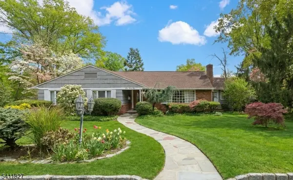 373 Upland Rd, Mountainside Boro, NJ 07092