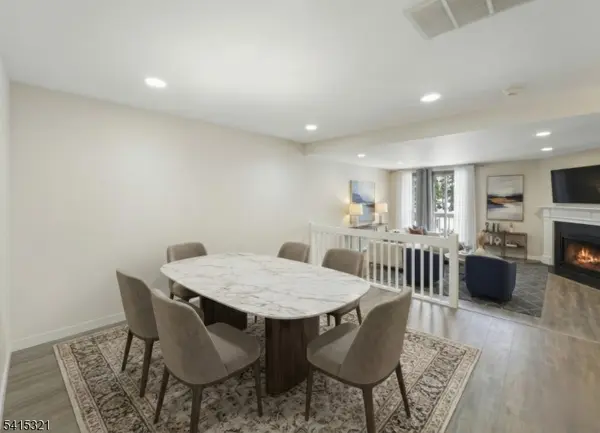 497 Teal Plz, Secaucus Town, NJ 07094