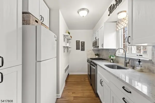 9 Wedgewood Drive, Unit 93 #93, Verona Twp., NJ 07044