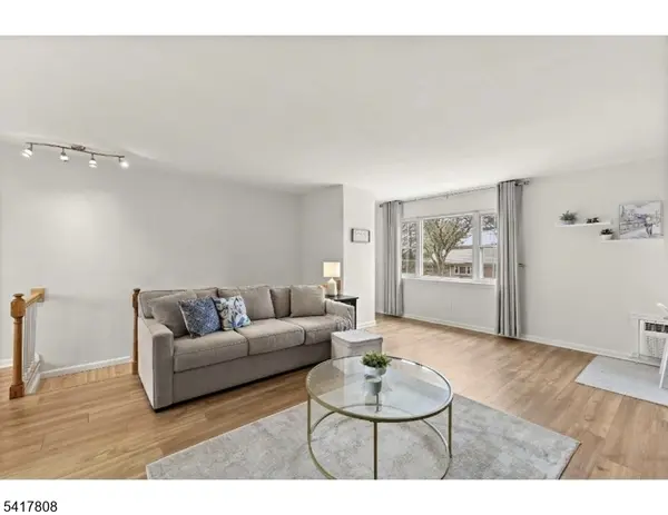 9 Wedgewood Drive, Unit 93 #93, Verona Twp., NJ 07044