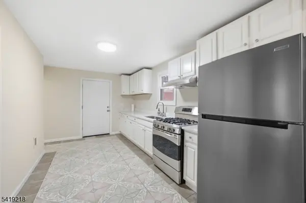 216 Delaware St, Elizabeth City, NJ 07206