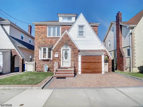 569 Monroe Pl, Ridgefield Boro, NJ 07657