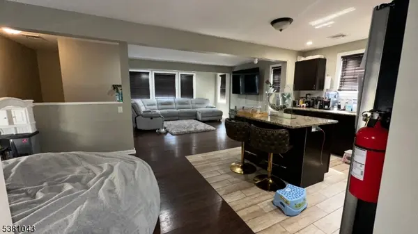 93 Howard St, Irvington Twp., NJ 07111