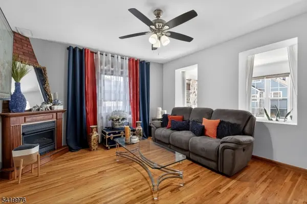 4 Jeanette St, Carteret Boro, NJ 07008