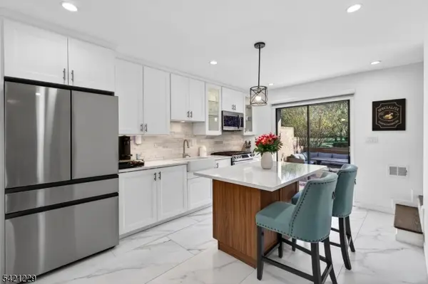 66 Kingsberry Dr #66, Franklin Twp., NJ 08873