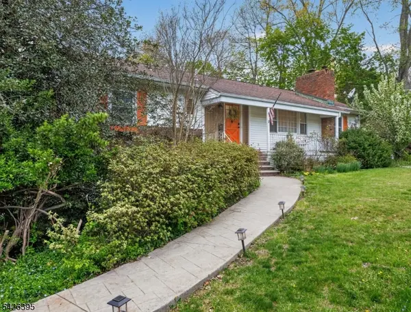 7 Squire Ln, Wayne Twp., NJ 07470